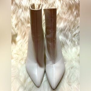 JustFab White Heeled Boots Sleek Design